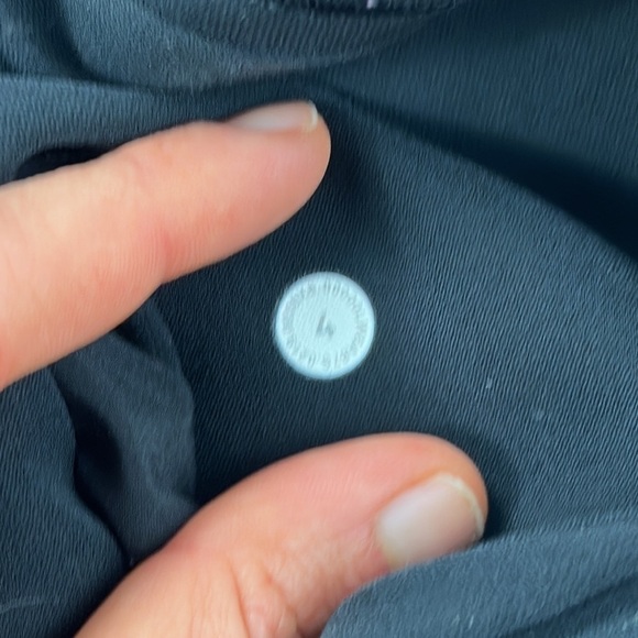 Lululemon On The Fly Skirt *Woven Black - Picture 4 of 5